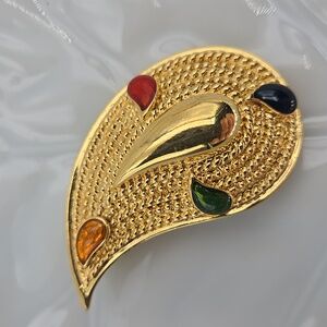 Gold Tone Paisley/Teardrop Brooch